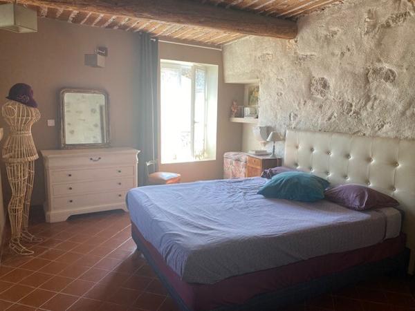 MAGNIFIQUE BASTIDE Provençale 213 m² avec  mezzanine et 210 m² Hangar