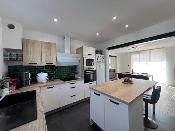 A vendre Maison rénovée MONT DE MARSAN 4 chambres clim réversible garage cellier