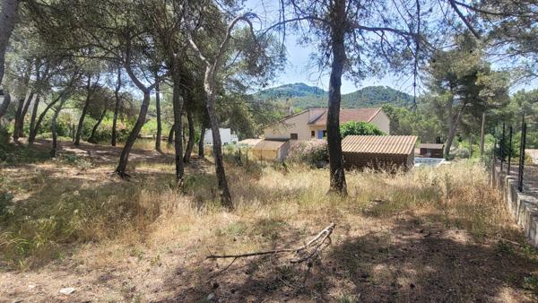 VENTABREN -Propriété à rénover sur 3000m², vue panoramique