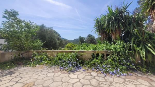 VENTABREN -Propriété à rénover sur 3000m², vue panoramique
