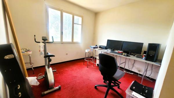 VENTABREN -Propriété à rénover sur 3000m², vue panoramique