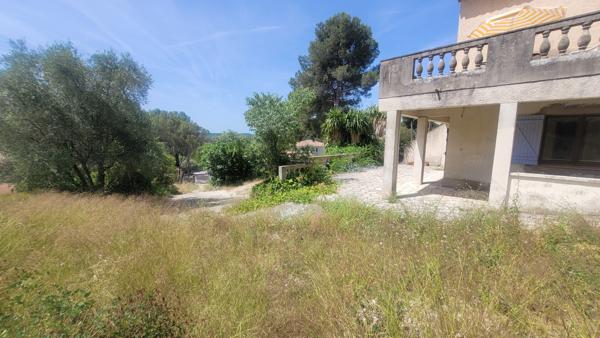 VENTABREN -Propriété à rénover sur 3000m², vue panoramique