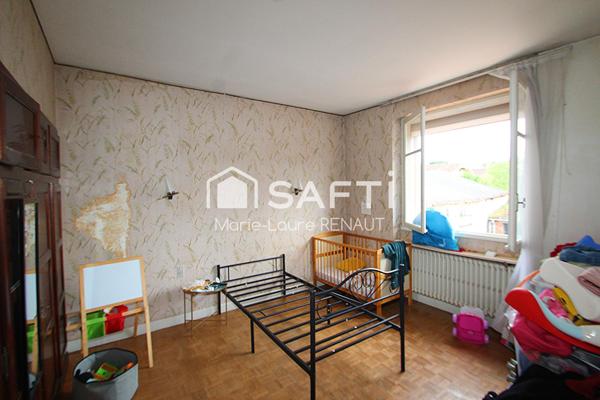 Centre-ville - 6 chambres - Jardin - Dépendances - 2 garages (43m² et 40m²)