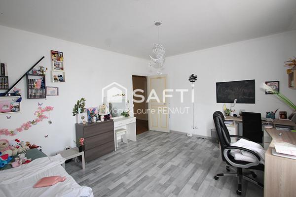 Centre-ville - 6 chambres - Jardin - Dépendances - 2 garages (43m² et 40m²)