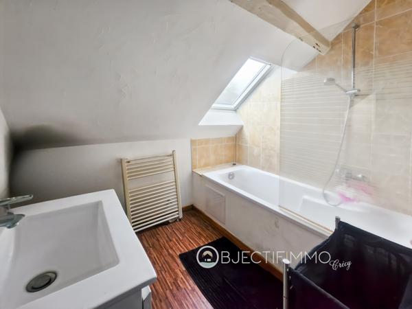 Coulommiers (77120) À VENDRE – Appartement 3 pièces au dernier étage – Coulommiers