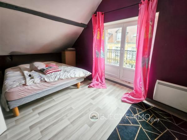 Coulommiers (77120) À VENDRE – Appartement 3 pièces au dernier étage – Coulommiers