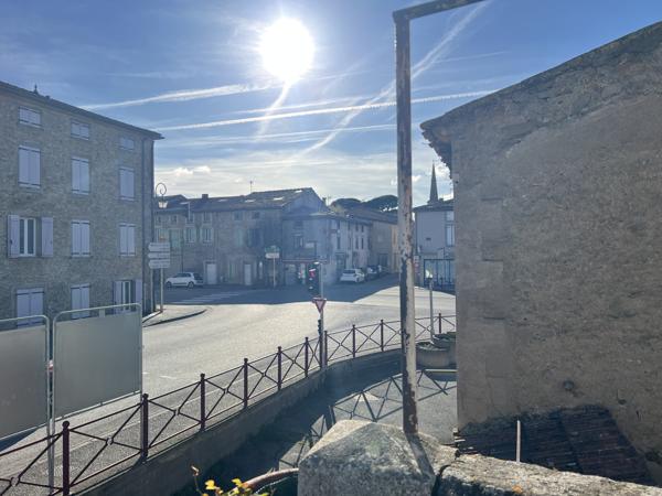 Mirepoix (09500) RARE - Mirepoix 09200 Ensemble immobilier, ancien relai des postes de 420 m2 exploitables