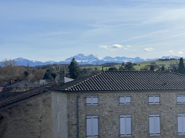 Mirepoix (09500) RARE - Mirepoix 09200 Ensemble immobilier, ancien relai des postes de 420 m2 exploitables