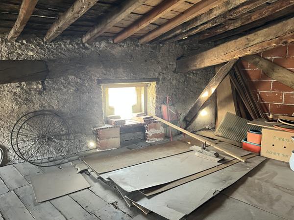 Mirepoix (09500) RARE - Mirepoix 09200 Ensemble immobilier, ancien relai des postes de 420 m2 exploitables