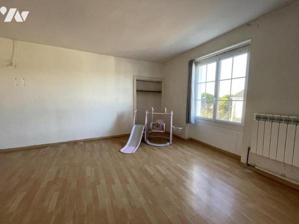 Maison de 180m² sur 2 000m² de terrain sur RENE