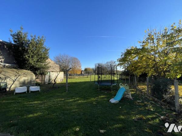 Maison de 180m² sur 2 000m² de terrain sur RENE