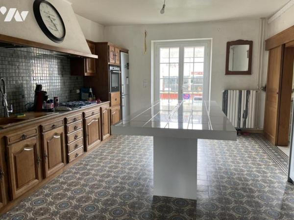 Maison de 180m² sur 2 000m² de terrain sur RENE