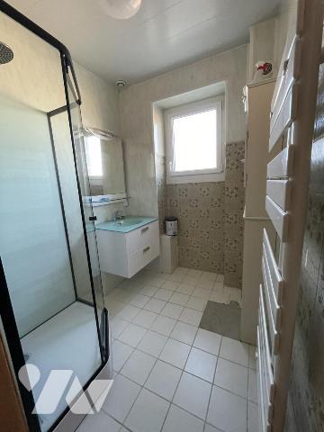 Maison de 180m² sur 2 000m² de terrain sur RENE