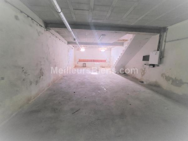 Propriété 180 m2 sur 10 000m2 à VENTABREN