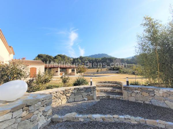 Propriété 180 m2 sur 10 000m2 à VENTABREN