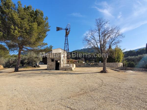 Propriété 180 m2 sur 10 000m2 à VENTABREN