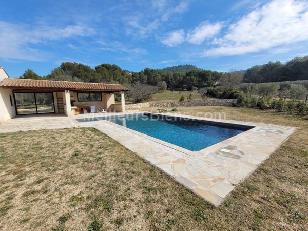 Propriété 180 m2 sur 10 000m2 à VENTABREN