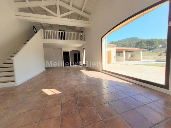 Propriété 180 m2 sur 10 000m2 à VENTABREN