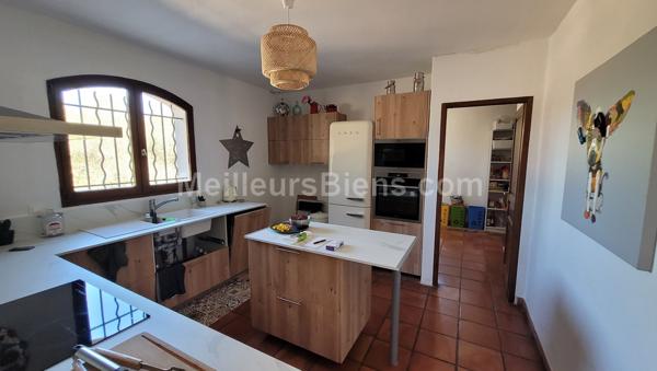 Propriété 180 m2 sur 10 000m2 à VENTABREN