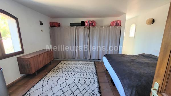 Propriété 180 m2 sur 10 000m2 à VENTABREN