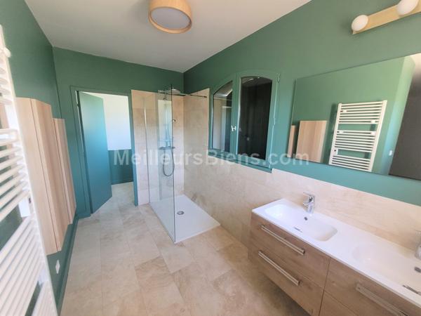 Propriété 180 m2 sur 10 000m2 à VENTABREN