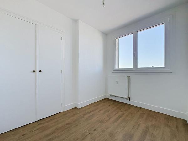 Appartement 5 pièces 77.18 m2