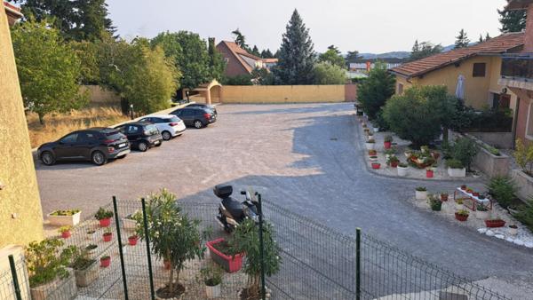 À vendre - Maison mitoyenne 1 côté, 5 pièces située à Aubenas (07200)