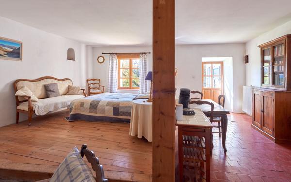 Maison à vendre    5 pièces • 264 m2 Sisteron