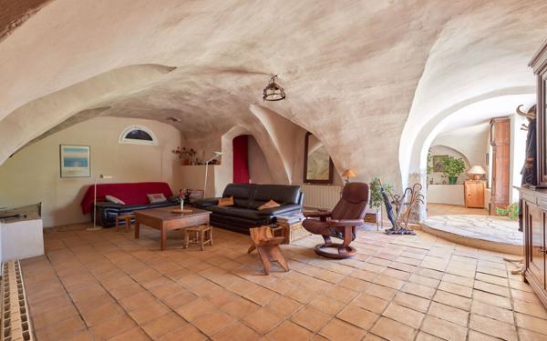 Maison à vendre    5 pièces • 264 m2 Sisteron