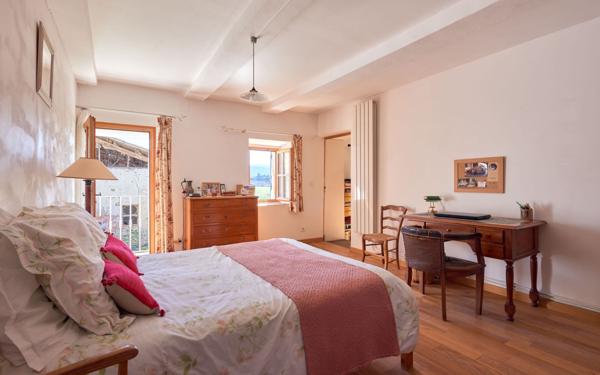 Maison à vendre    5 pièces • 264 m2 Sisteron