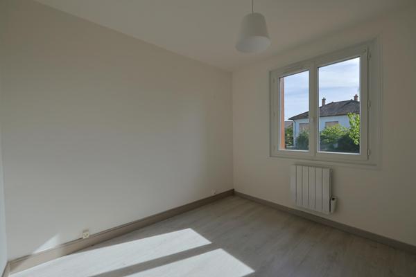 Appartement 90 m² habitables - Saint Trivier de Courtes