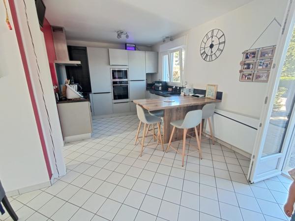 Maison 8 pièce(s) 5 chambre(s) 103.93 m²