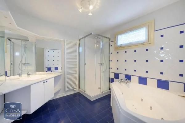 Appartement à louer 4 pièces 106.76m² Saint-Marcellin (38160)