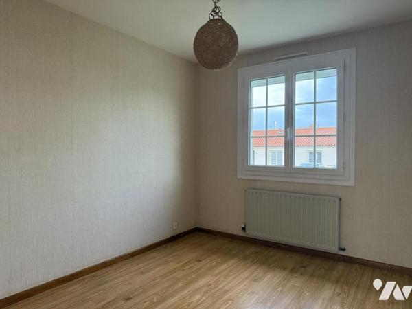 Maison traditionnelle sur sous-sol