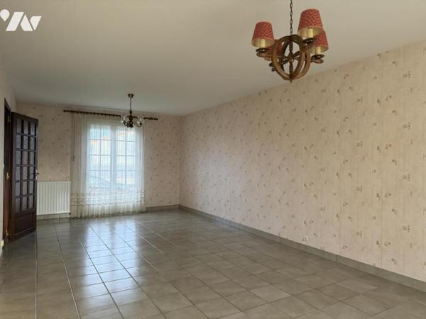 Maison traditionnelle sur sous-sol