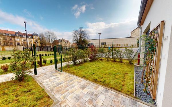 Appartement à louer    2 pièces • 3 318 m2 Metz