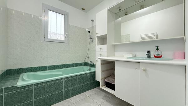 LA ROCHE SUR YON MAISON A VENDRE 5 pièce(s) 88.50 m²