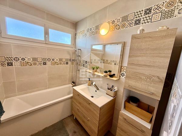 SEPTEMES LES VALLONS - Appartement T5 avec deux terrasses et cave privative