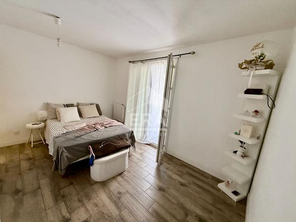 SEPTEMES LES VALLONS - Appartement T5 avec deux terrasses et cave privative