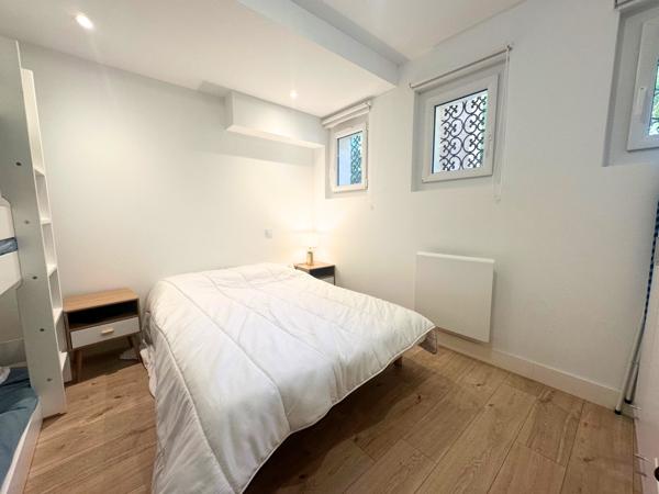 Fréjus (83370) exclusivité, Appartement 2 pièces rénové et meublé avec terrasse et piscine et parking privé – Saint-Aygulf