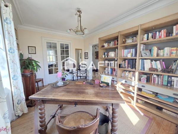 Maison bourgeoise début 20ème, 6 ares de terrain arboré.