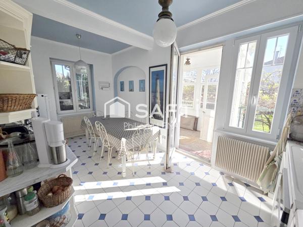 Maison bourgeoise début 20ème, 6 ares de terrain arboré.