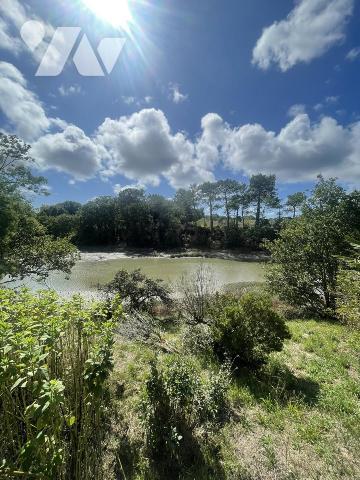 PLOUGOUMELEN - Maison 5 pièces 4 chambres, vue sur rivière