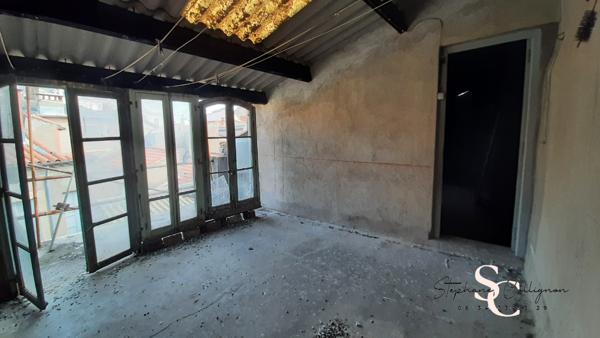 Maison de ville à rénover sur 4 étages - superficie 156 m²