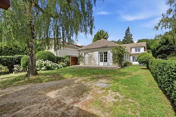 Maison Mareil Marly 9 pièce(s) 915 000 € **  - Référence  18287