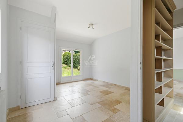 Maison Mareil Marly 9 pièce(s) 915 000 € **  - Référence  18287