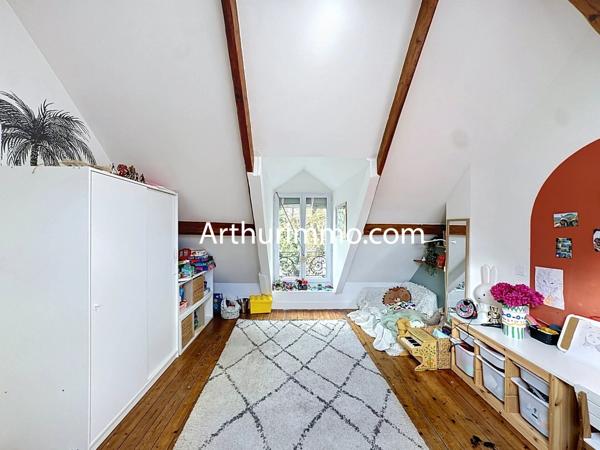 Vente                                                      Maison
                        
                     4 pièces                      74 m2                     à Choisy-le-Roi