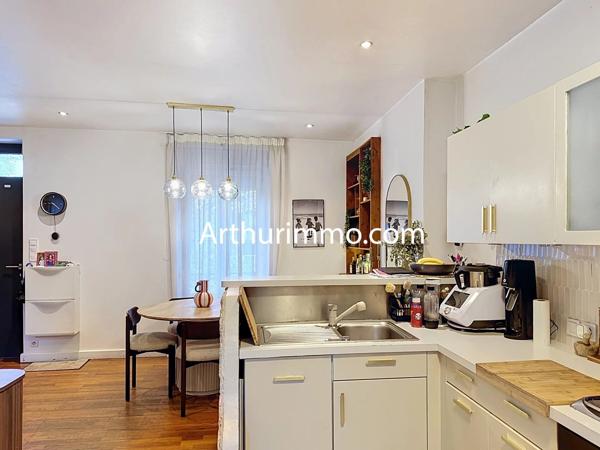 Vente                                                      Maison
                        
                     4 pièces                      74 m2                     à Choisy-le-Roi
