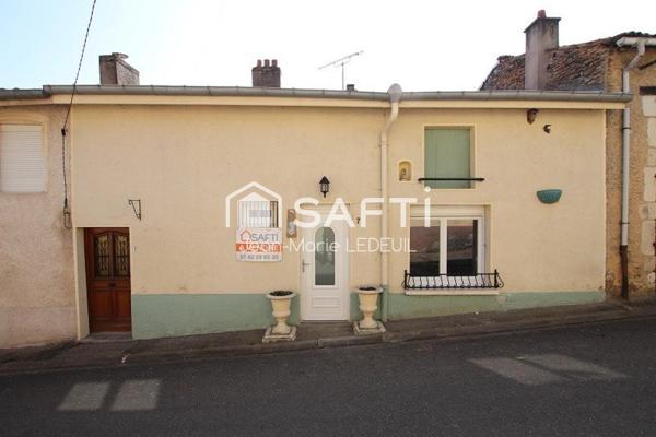 Maison de village à rénover, trois pièces, grenier aménageable.