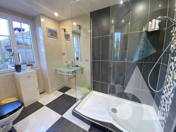 Maison 6 pièces 204 m2